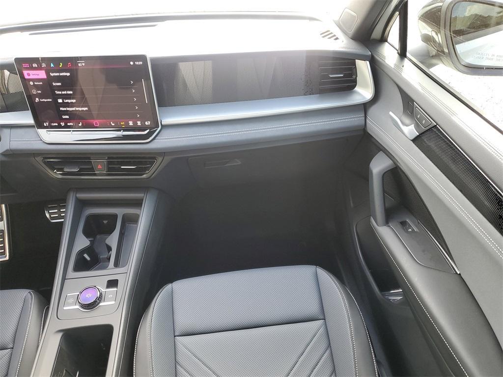 new 2025 Volkswagen Tiguan car, priced at $35,605