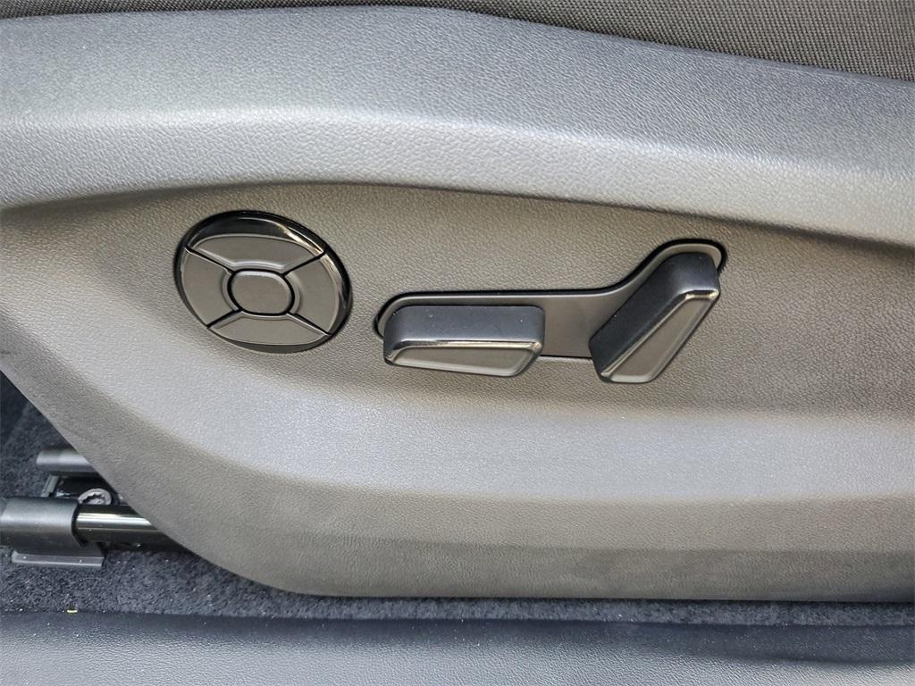 new 2025 Volkswagen Tiguan car, priced at $35,605