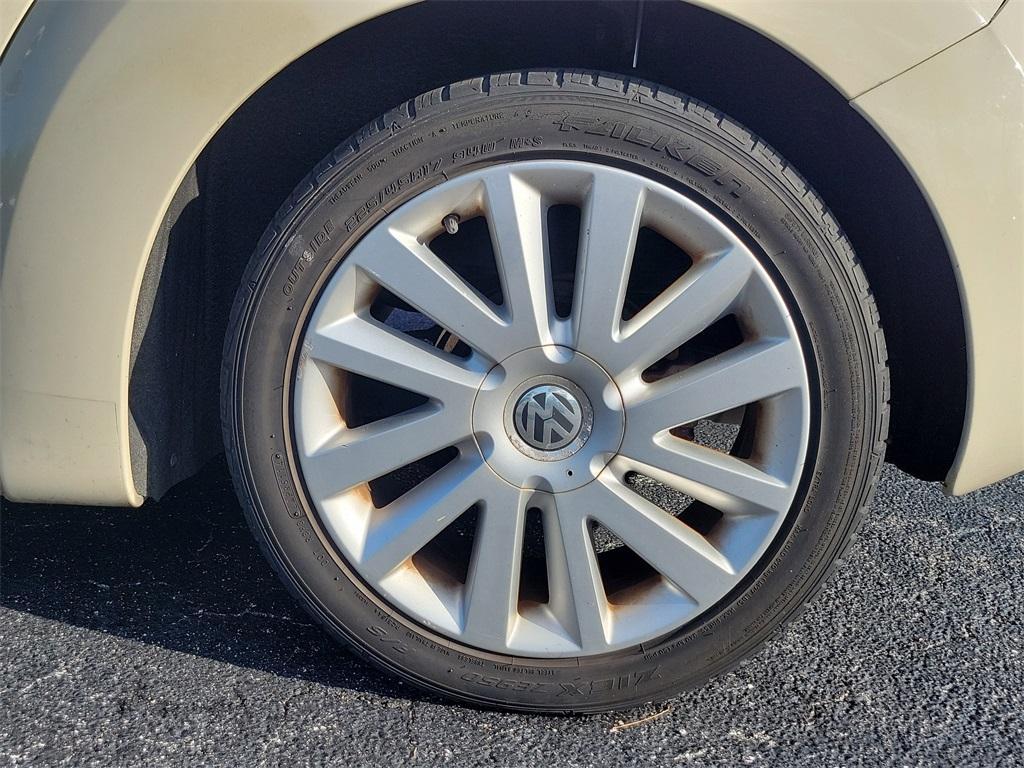 used 2008 Volkswagen New Beetle car