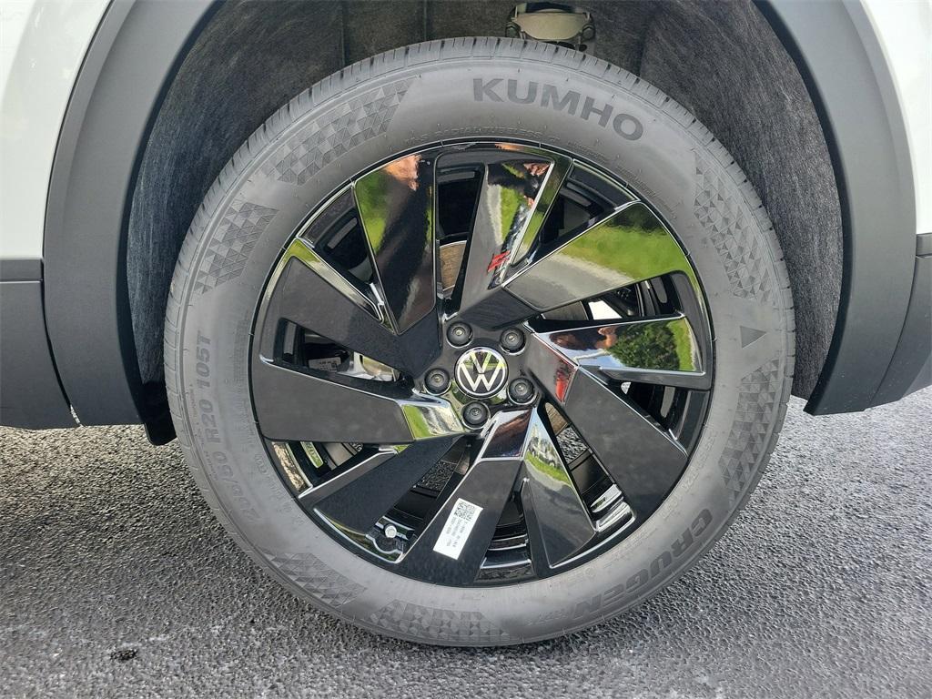 new 2026 Volkswagen Atlas Cross Sport car, priced at $42,511