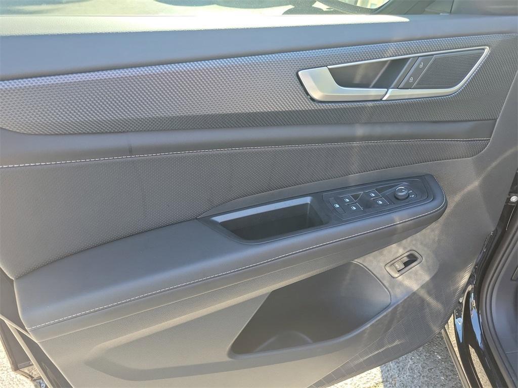 new 2026 Volkswagen Atlas Cross Sport car, priced at $48,899