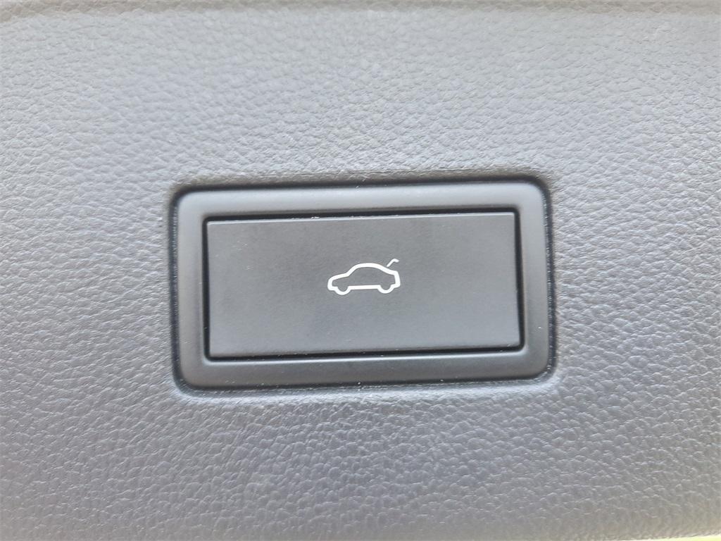 used 2021 Volkswagen Atlas car, priced at $20,844