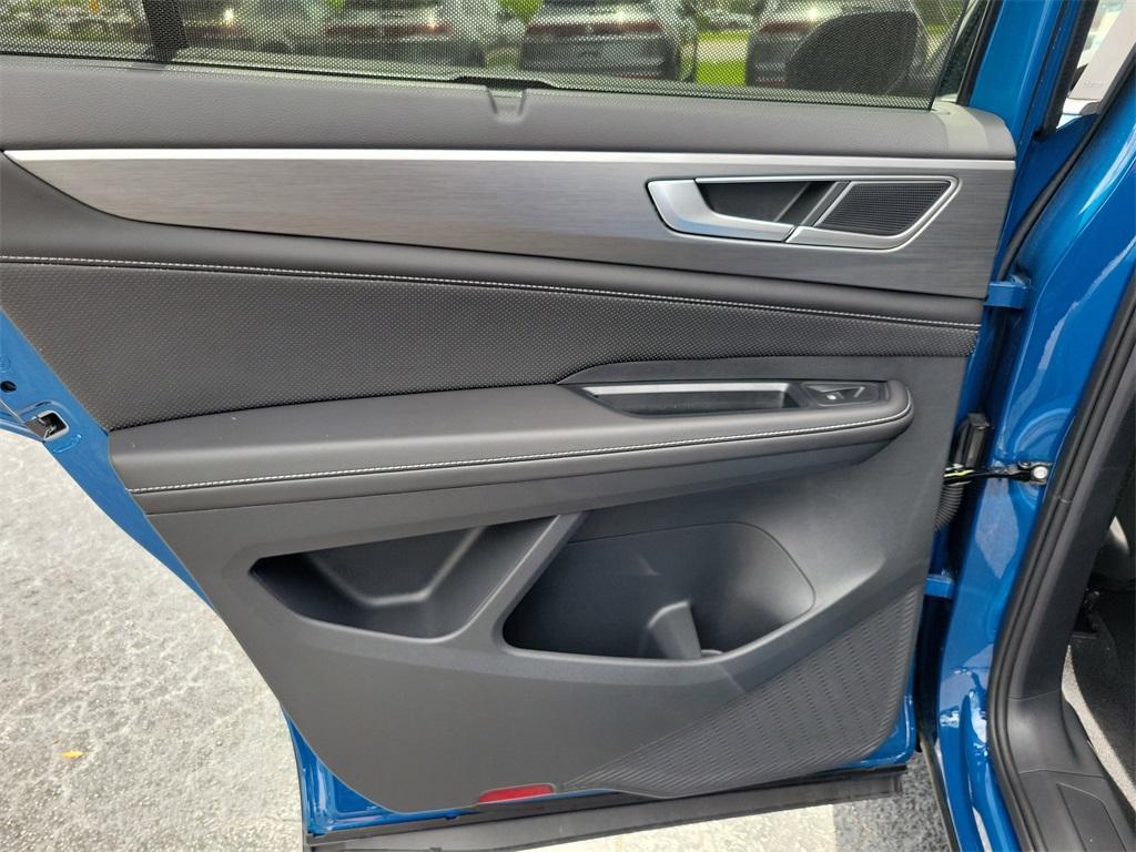 new 2025 Volkswagen Atlas Cross Sport car, priced at $39,437