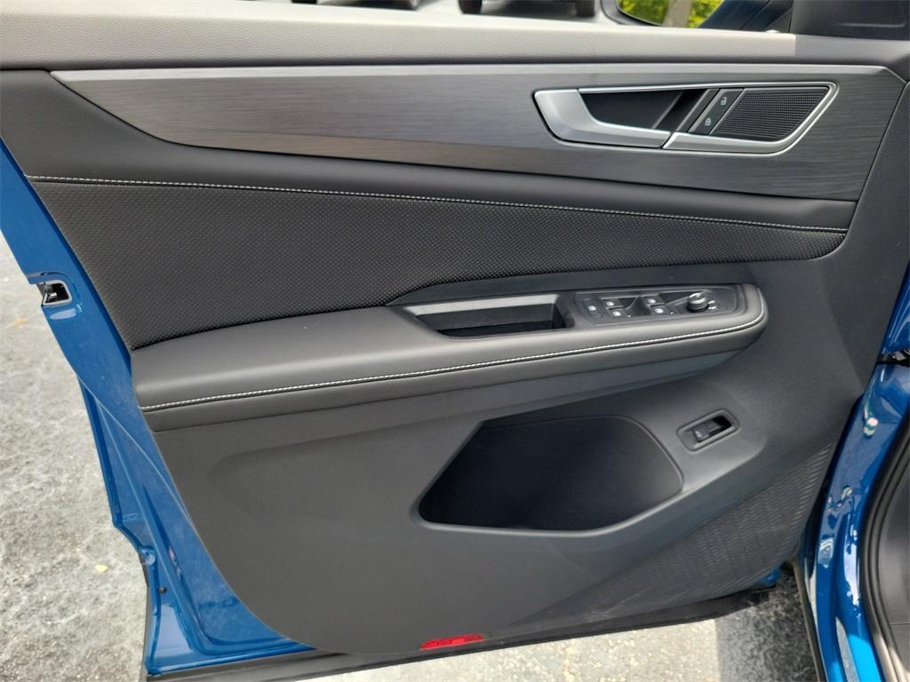 new 2025 Volkswagen Atlas Cross Sport car, priced at $39,437