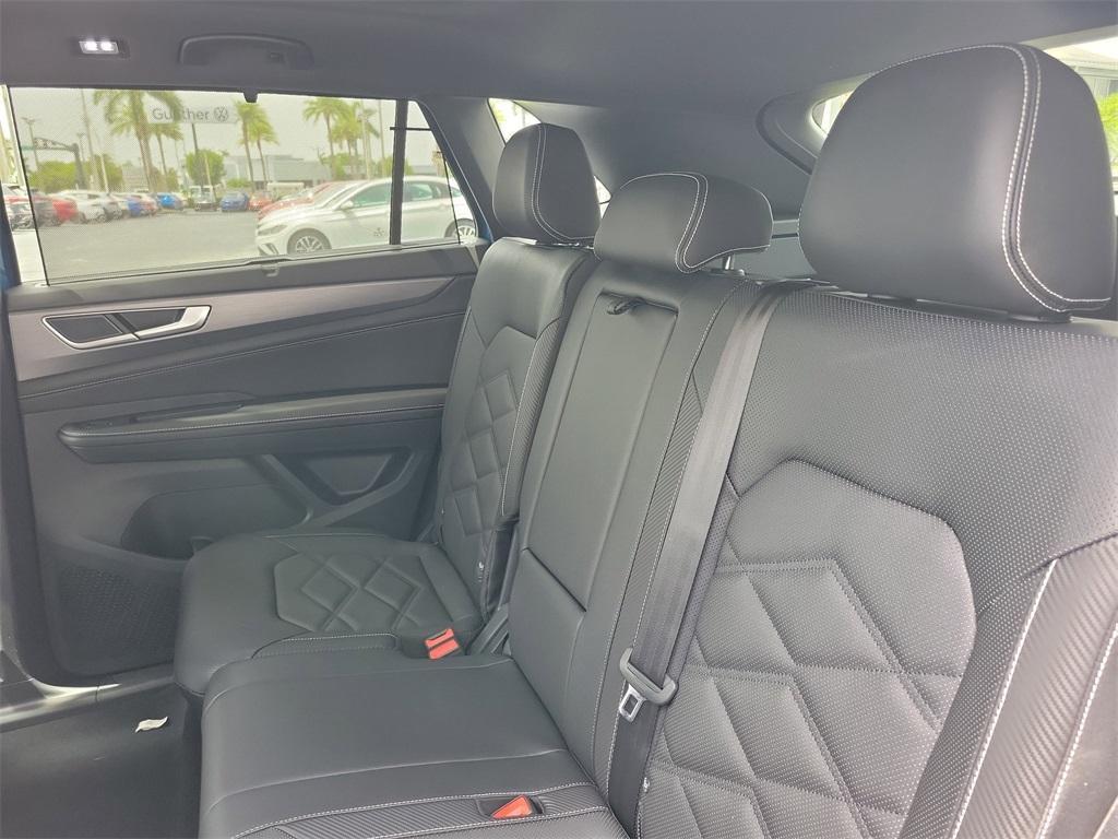 new 2025 Volkswagen Atlas Cross Sport car, priced at $39,437