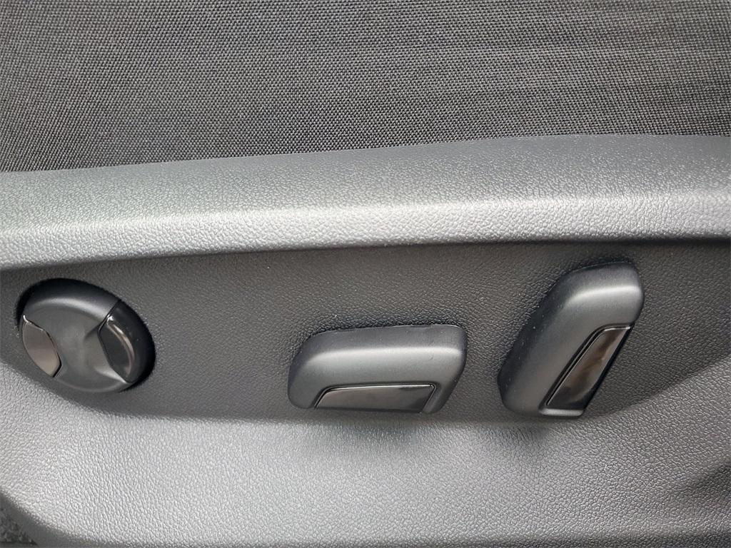 new 2026 Volkswagen Atlas car, priced at $37,427