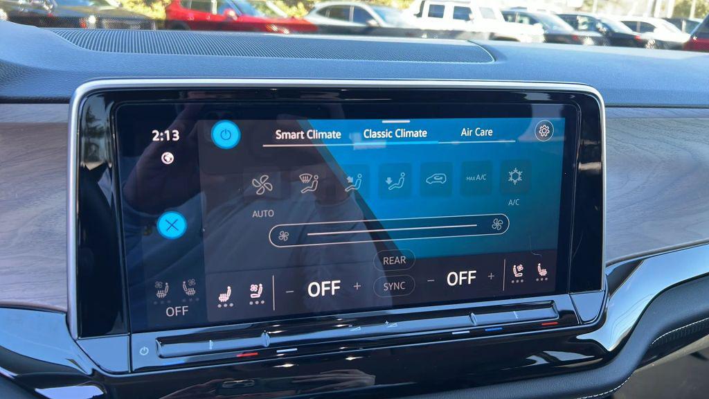 used 2025 Volkswagen Atlas car, priced at $34,980