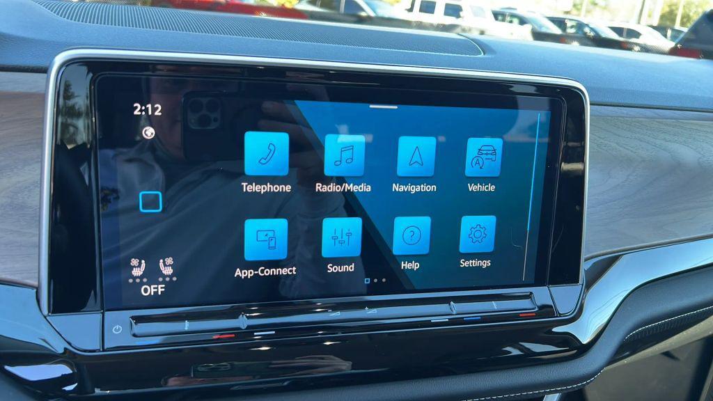 used 2025 Volkswagen Atlas car, priced at $34,980