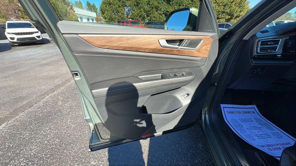 used 2025 Volkswagen Atlas car, priced at $34,980