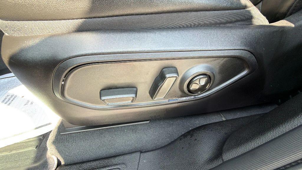 used 2024 Jeep Grand Cherokee car, priced at $35,890