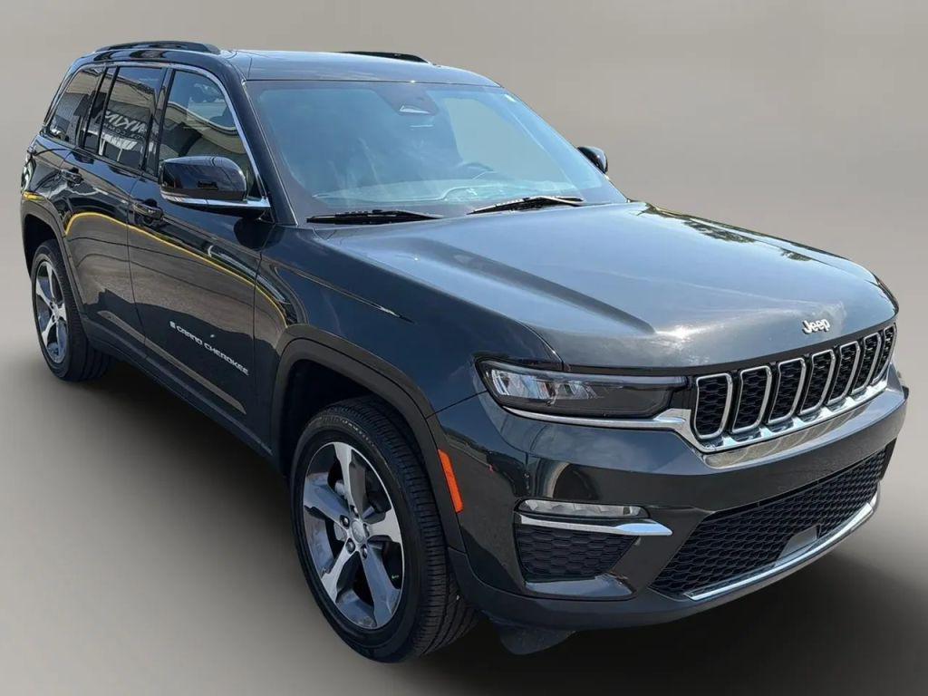 used 2024 Jeep Grand Cherokee car, priced at $35,890