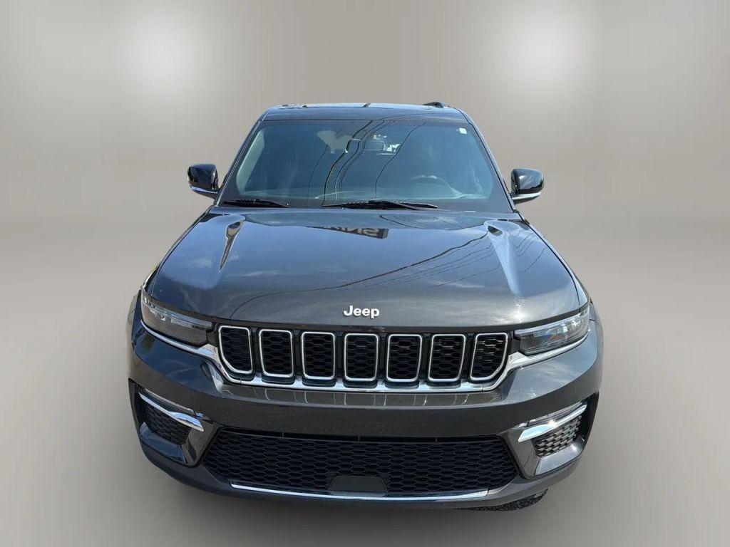 used 2024 Jeep Grand Cherokee car, priced at $35,890
