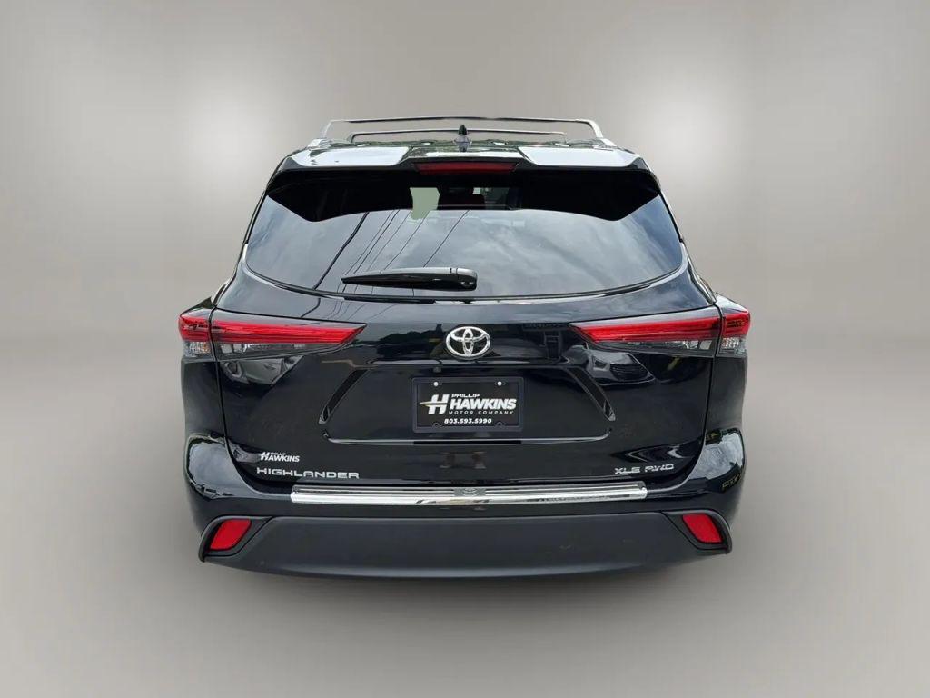 used 2023 Toyota Highlander car, priced at $41,875