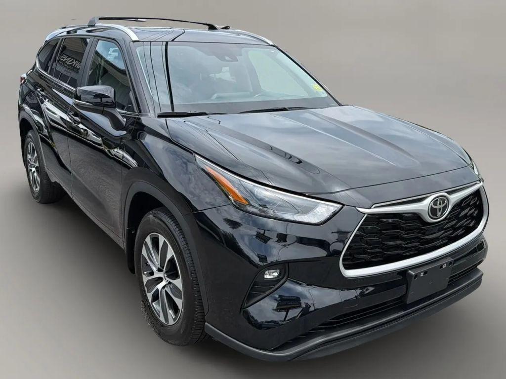 used 2023 Toyota Highlander car, priced at $41,875