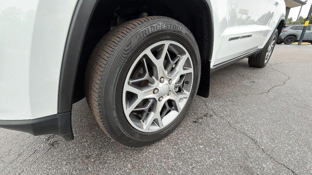 used 2021 Jeep Grand Cherokee car, priced at $27,904