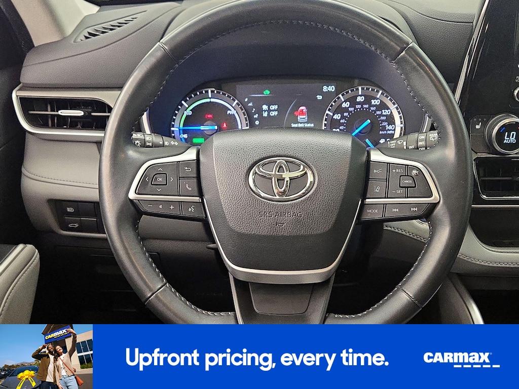 used 2022 Toyota Highlander Hybrid car, priced at $41,998