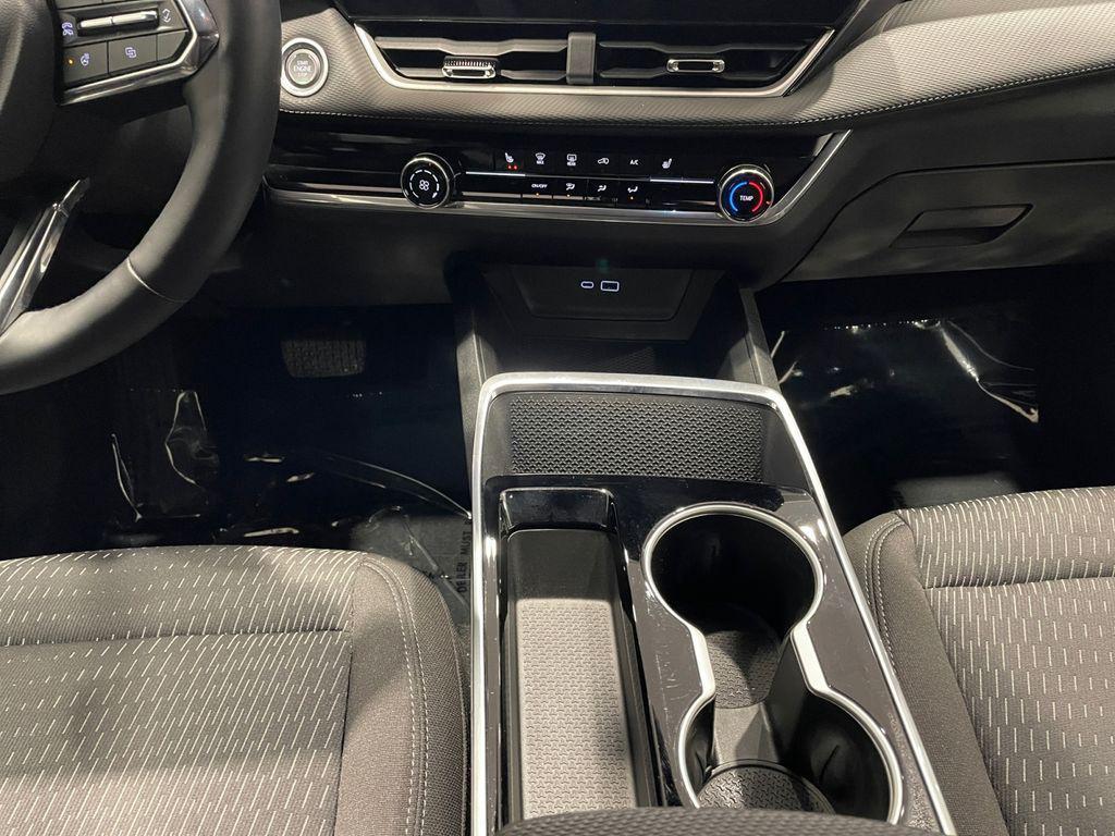 used 2025 Chevrolet Equinox car, priced at $27,800