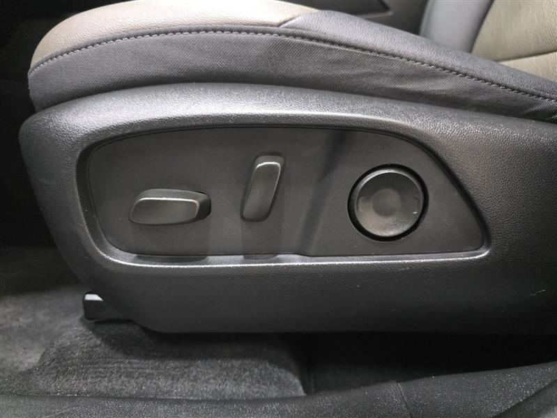 used 2025 Chevrolet Equinox car, priced at $22,900