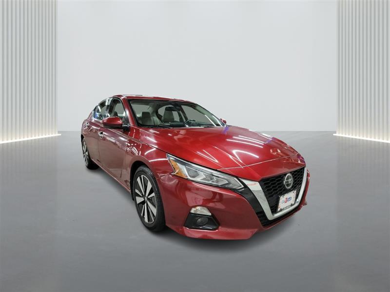 used 2022 Nissan Altima car, priced at $17,900
