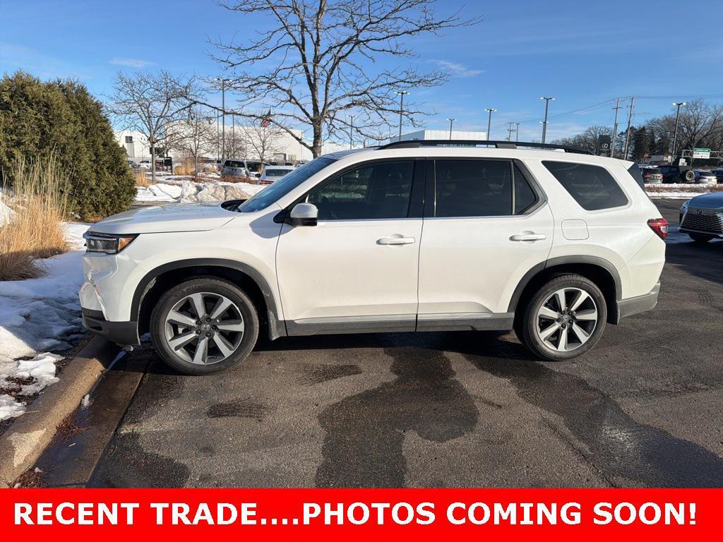 used 2025 Honda Pilot car, priced at $40,999