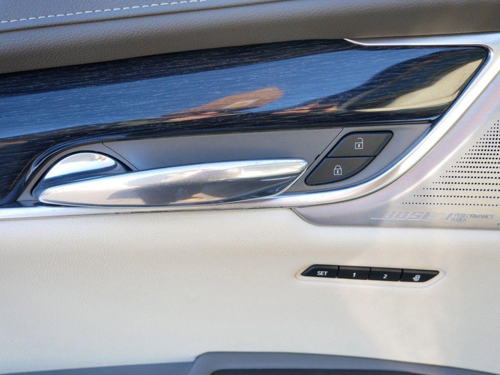 used 2023 Cadillac XT6 car, priced at $33,999