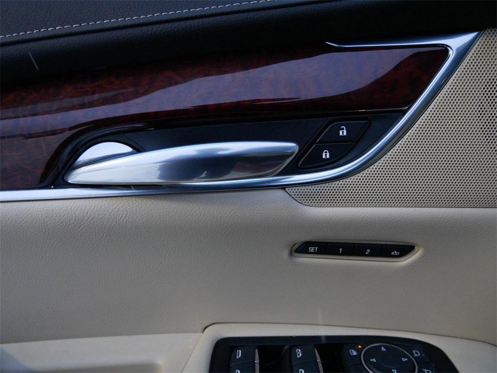 used 2017 Cadillac XT5 car, priced at $15,499