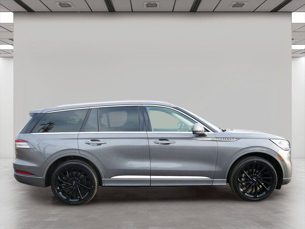 used 2022 Lincoln Aviator car, priced at $34,999