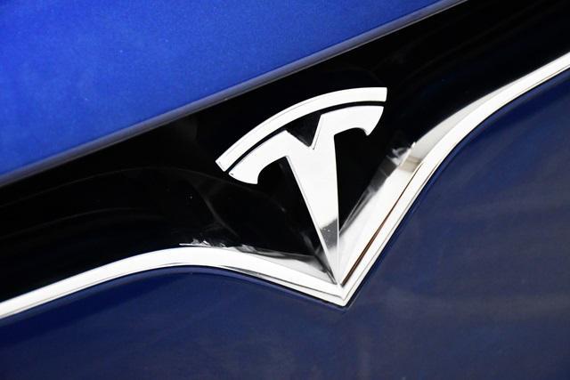 used 2018 Tesla Model S car, priced at $27,999