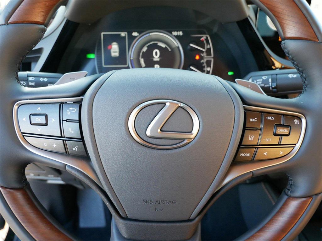 new 2025 Lexus ES 300h car, priced at $52,437