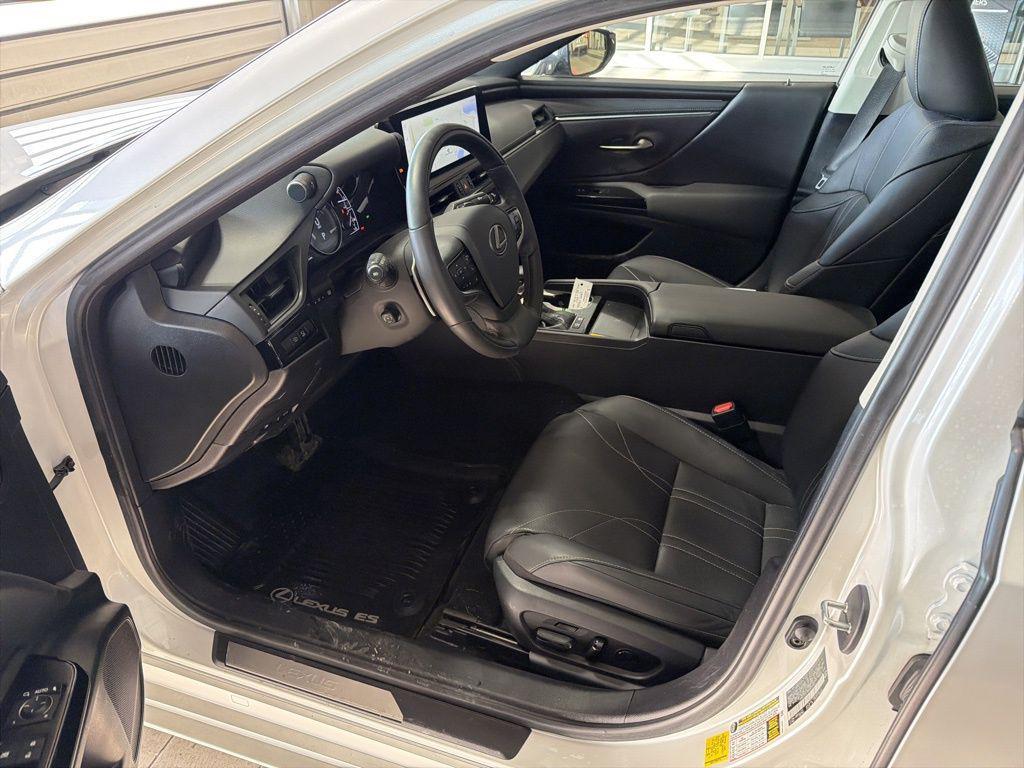 used 2023 Lexus ES 300h car, priced at $39,999