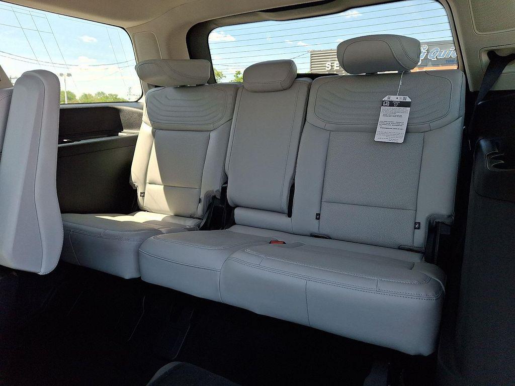 new 2025 Ford Expedition car, priced at $83,500
