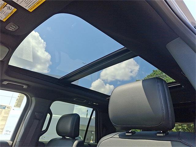 new 2025 Ford Expedition car, priced at $75,768