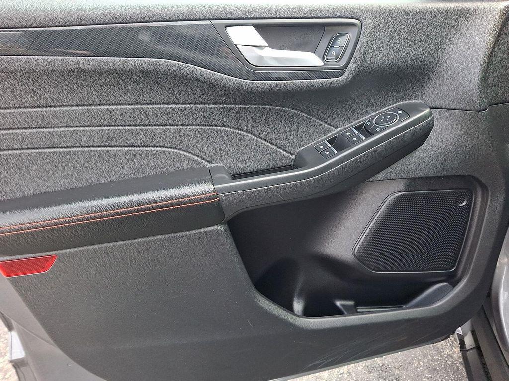 used 2023 Ford Escape car, priced at $25,522