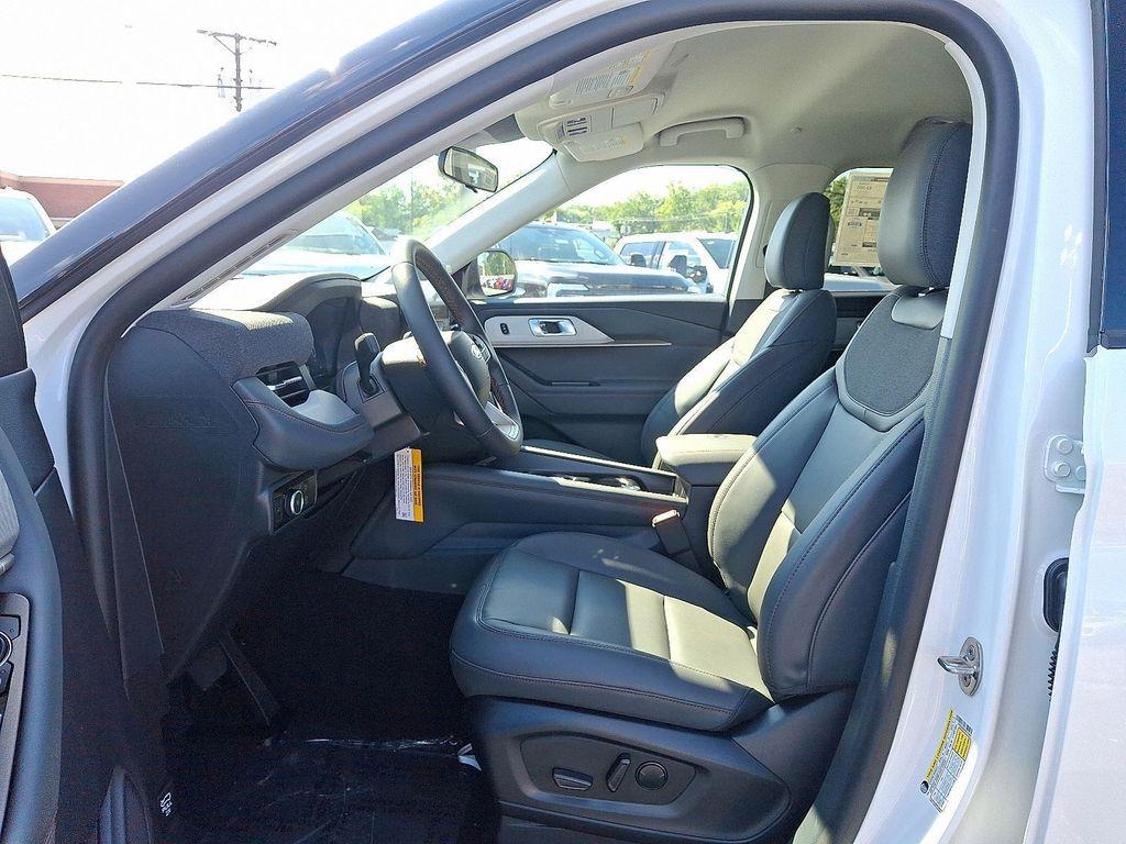new 2025 Ford Explorer car, priced at $47,339