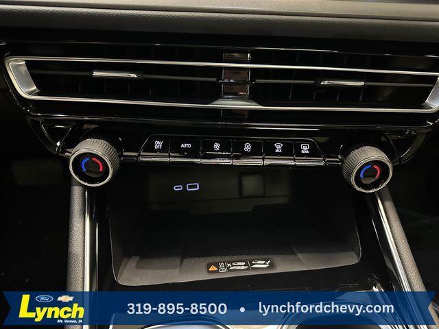 new 2026 Chevrolet Traverse car, priced at $47,060