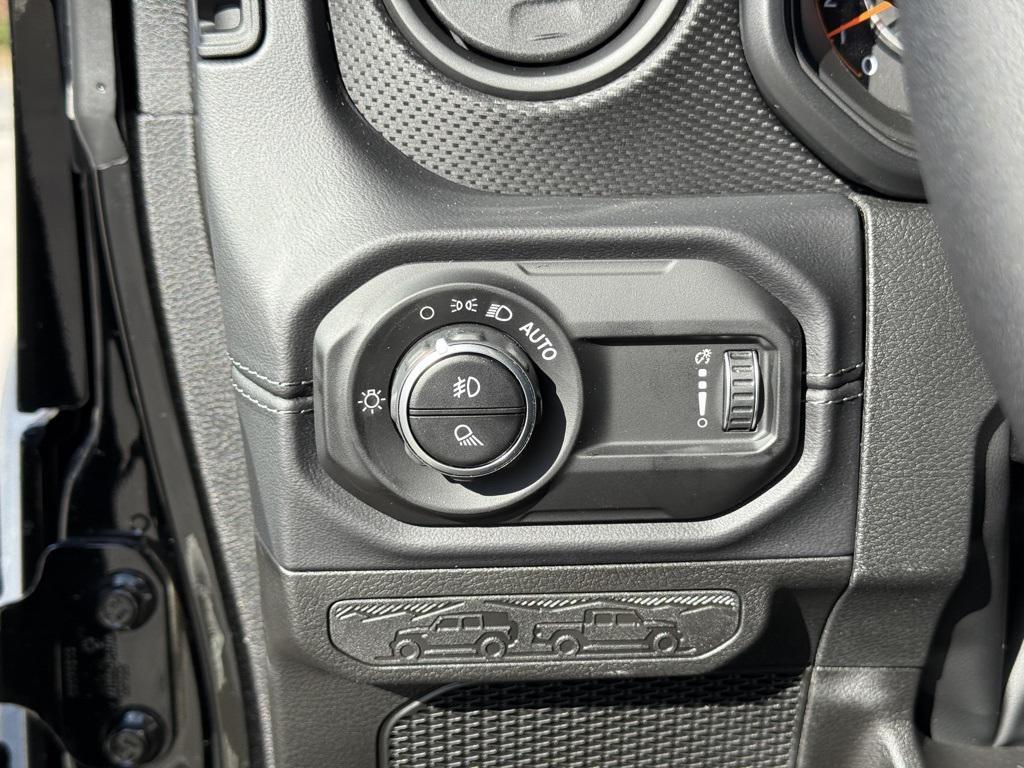 new 2026 Jeep Gladiator car, priced at $50,405