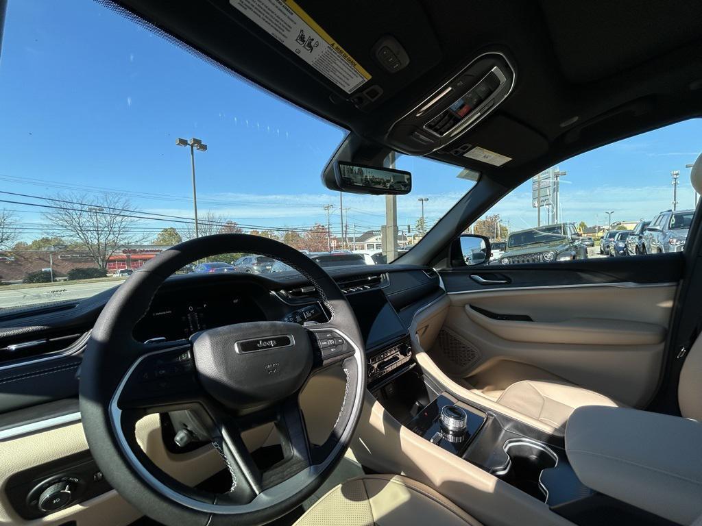 new 2025 Jeep Grand Cherokee car, priced at $43,680