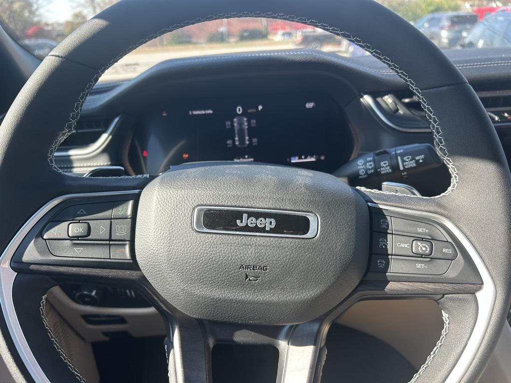 new 2025 Jeep Grand Cherokee car, priced at $43,680