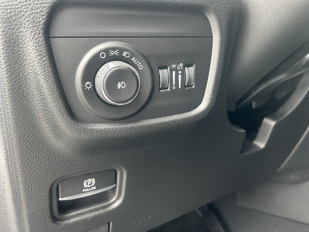 new 2025 Jeep Grand Cherokee L car, priced at $44,490