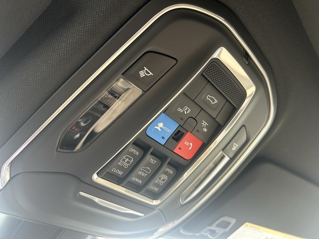 new 2025 Jeep Grand Cherokee car, priced at $47,410