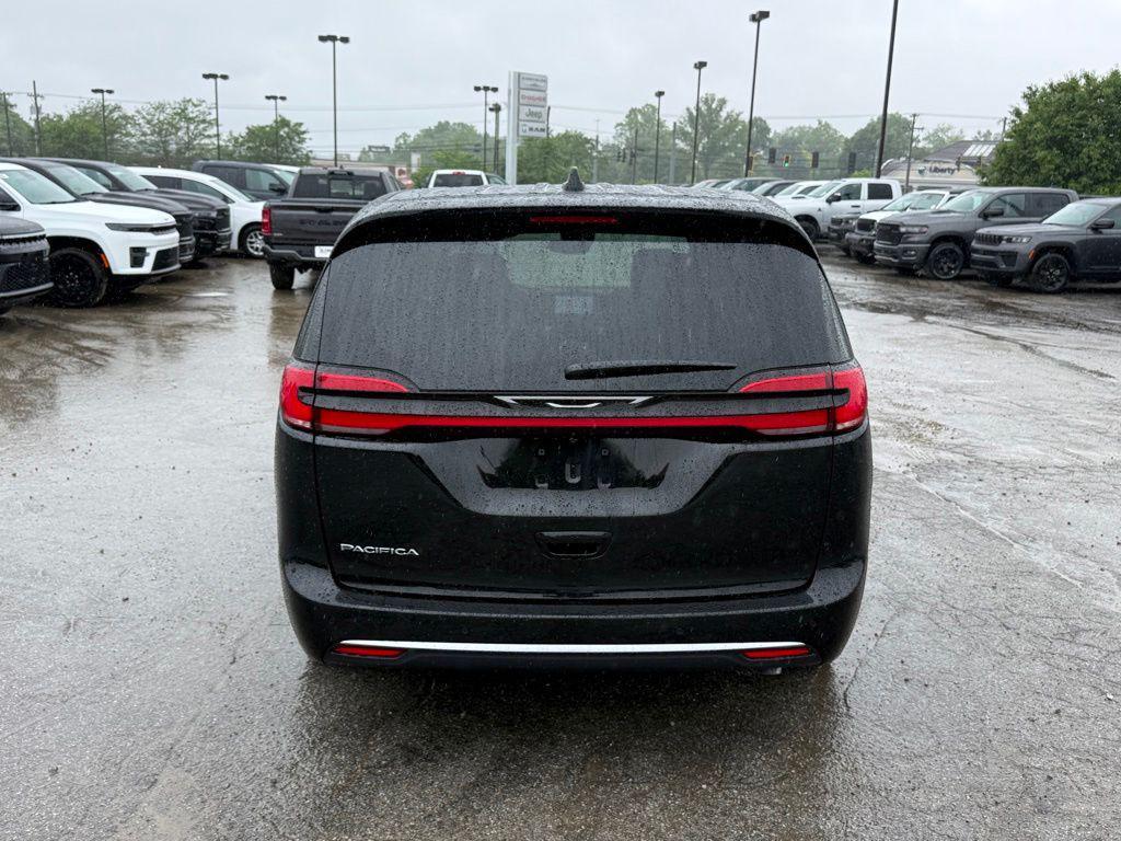 new 2027 Chrysler Pacifica car, priced at $42,000