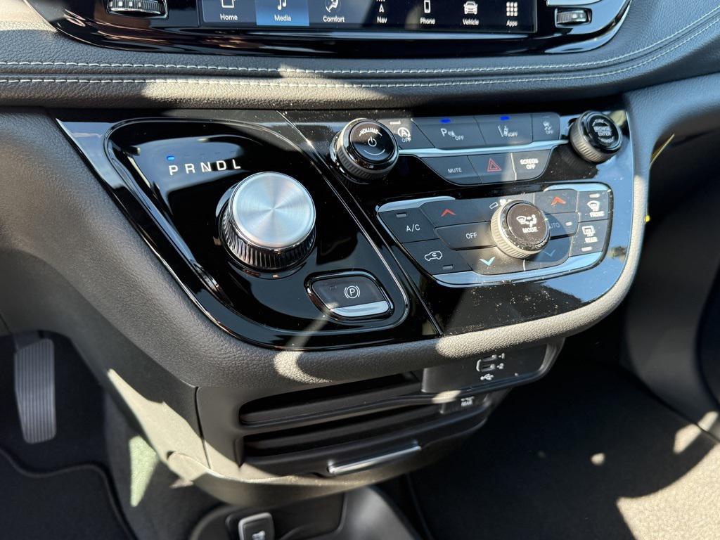 new 2026 Chrysler Pacifica car, priced at $44,305