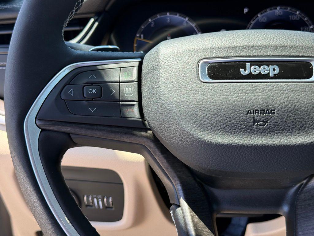 new 2026 Jeep Grand Cherokee car, priced at $35,400