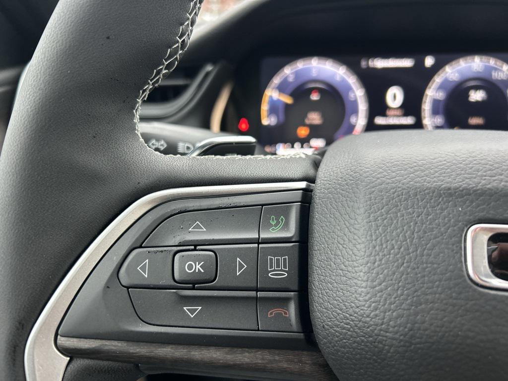 new 2026 Jeep Grand Cherokee car, priced at $40,985