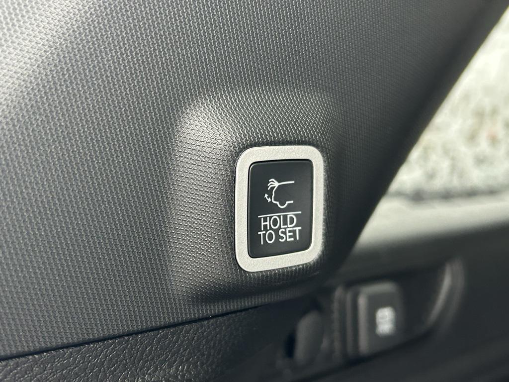 new 2026 Jeep Grand Cherokee car, priced at $40,985