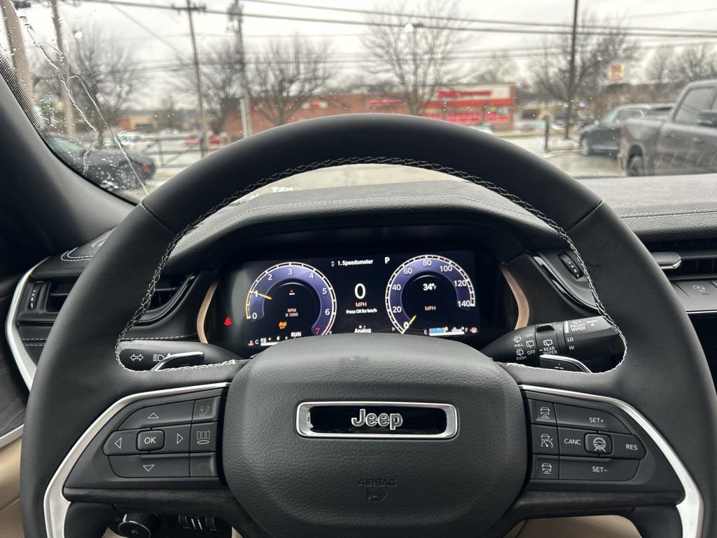 new 2026 Jeep Grand Cherokee car, priced at $40,985