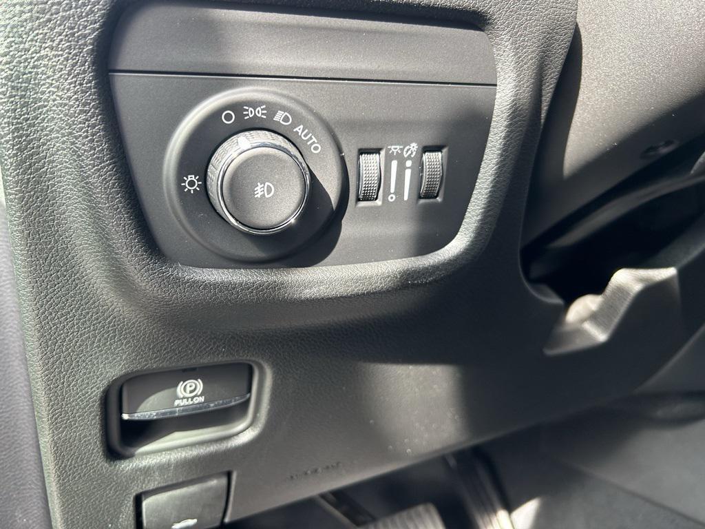 new 2025 Jeep Grand Cherokee L car, priced at $42,835