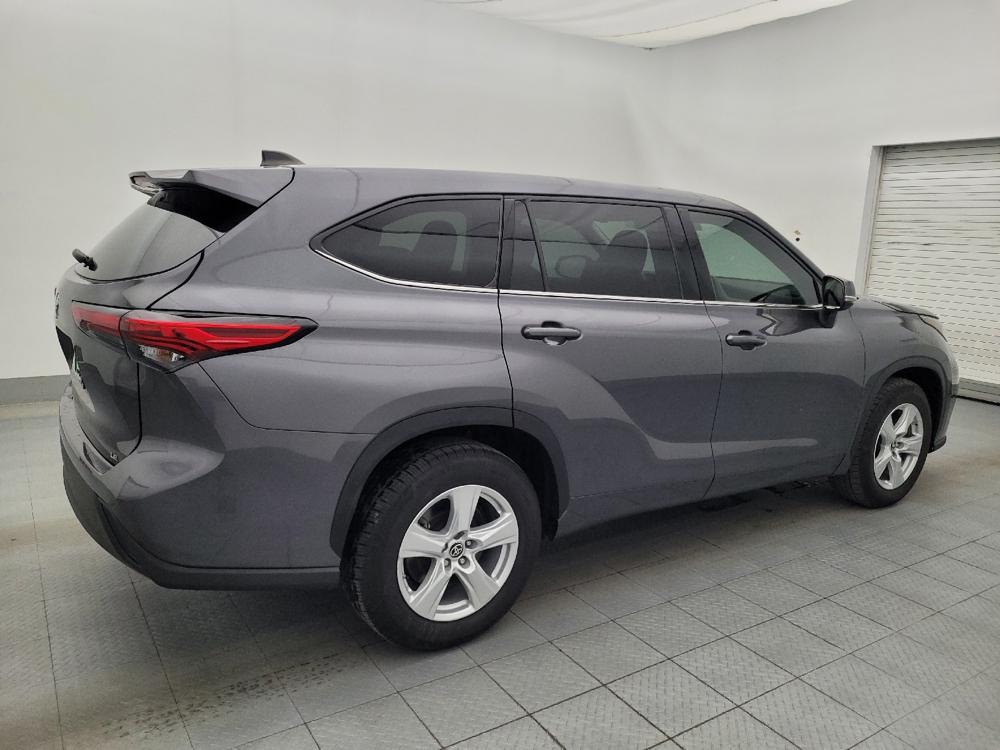 used 2022 Toyota Highlander car, priced at $25,195