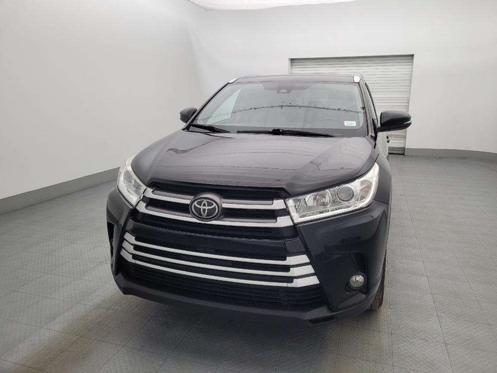used 2019 Toyota Highlander car, priced at $23,295