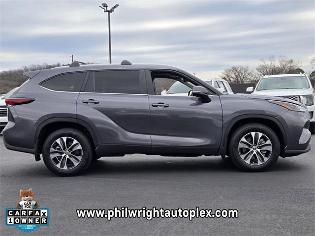 used 2024 Toyota Highlander car, priced at $39,474